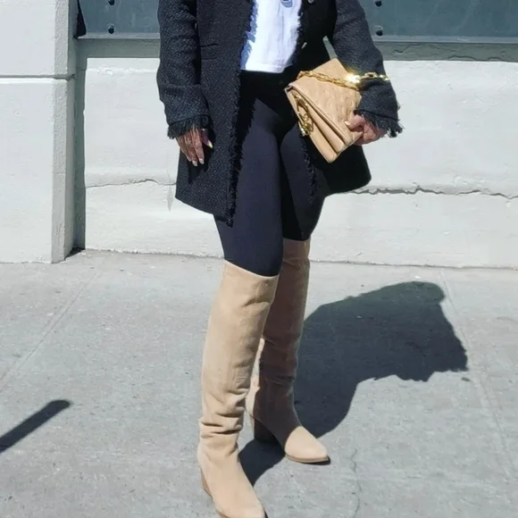 RARE Authentic Louis Vuitton Coussin PM CAMEL in Excellent Condition! - Picture 13 of 16